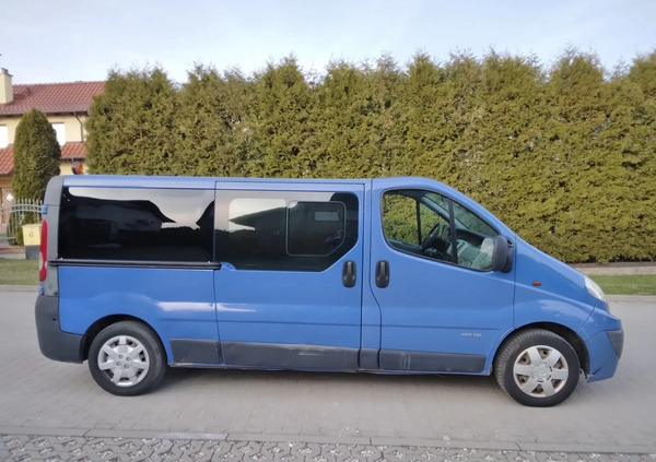 Renault Trafic cena 28900 przebieg: 318000, rok produkcji 2006 z Warszawa małe 137